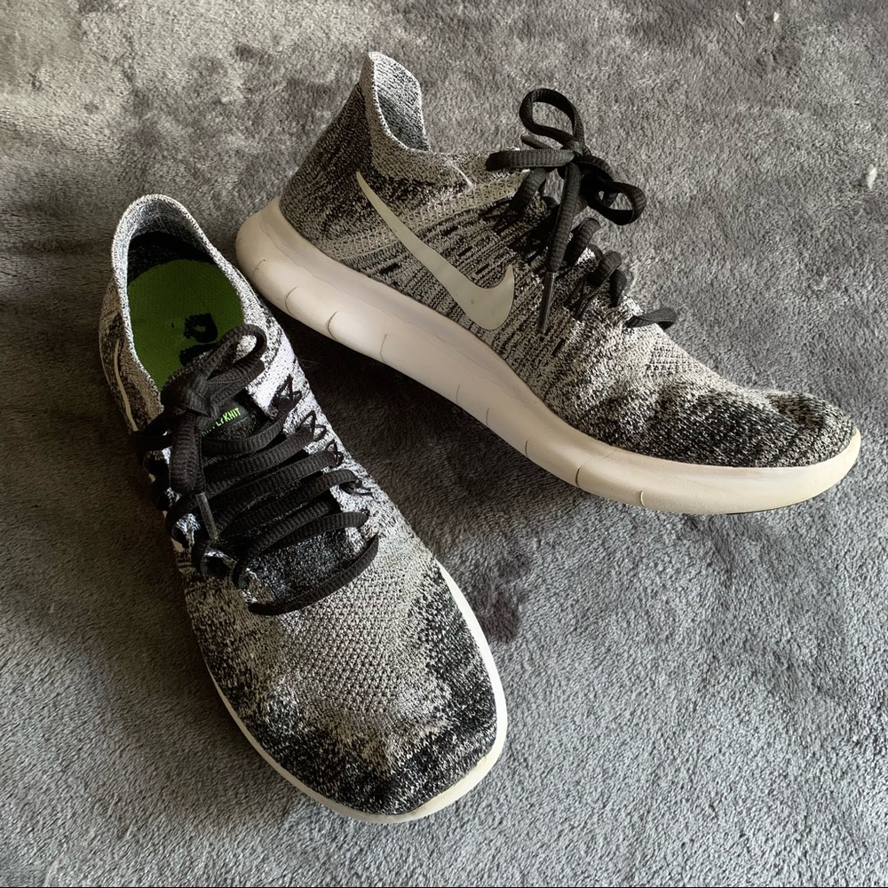 Nike • Free Run Flyknit Running Sneakers